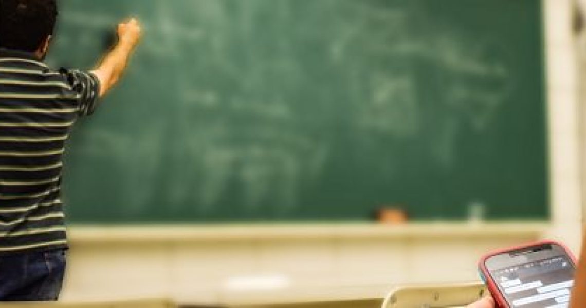 cellular-education-classroom-159844_opt
